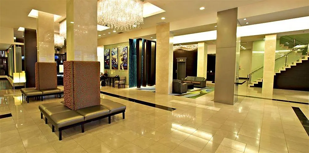 ***  Century Plaza Hotel Ванкувер Канада