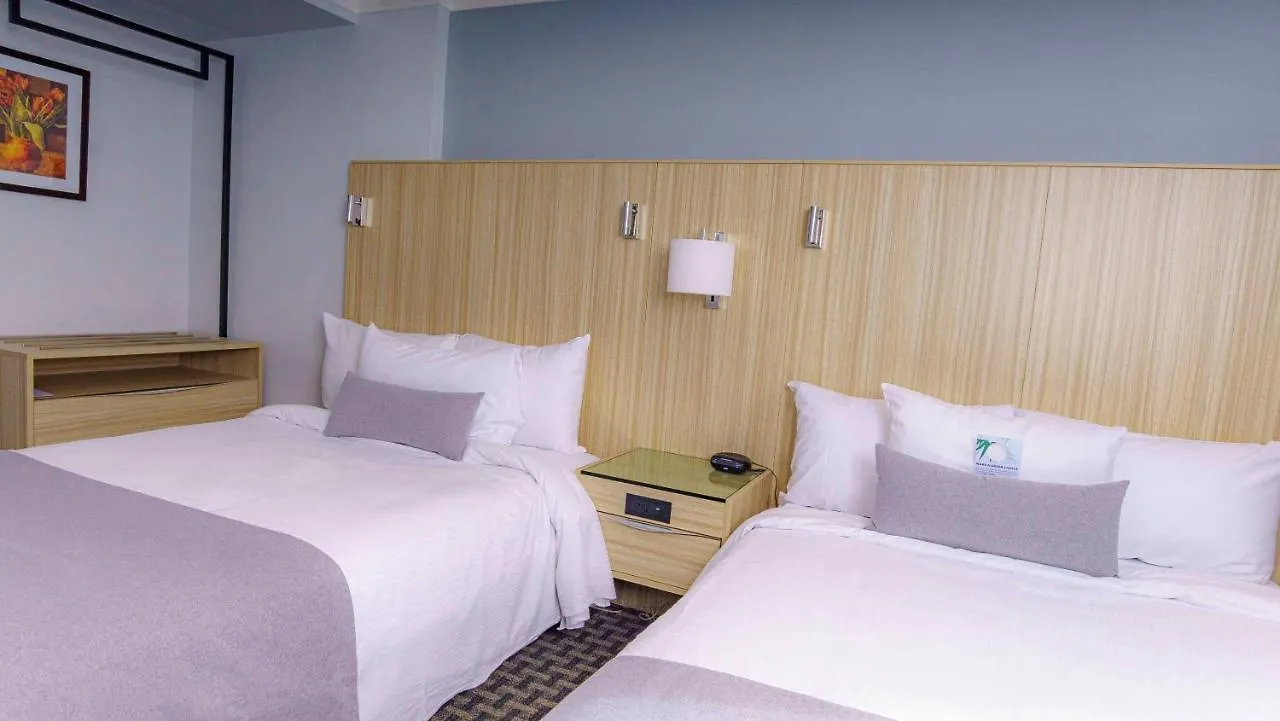 Century Plaza Hotel Ванкувер