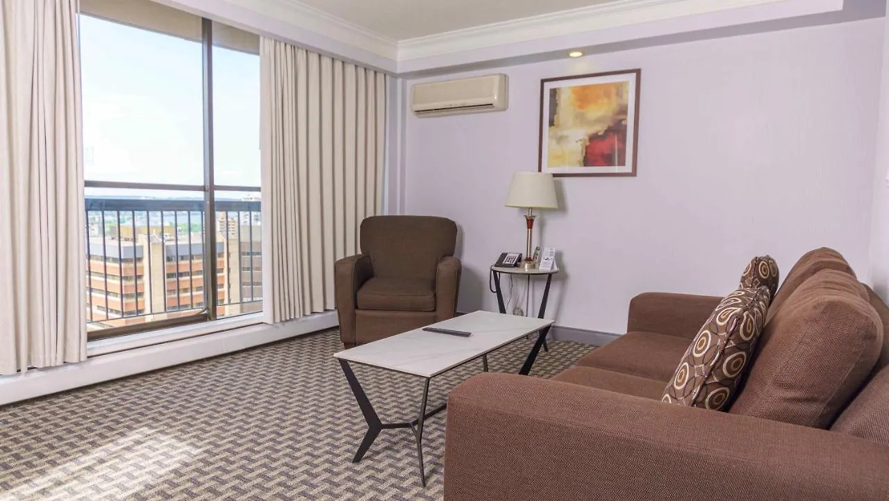 Century Plaza Hotel Ванкувер