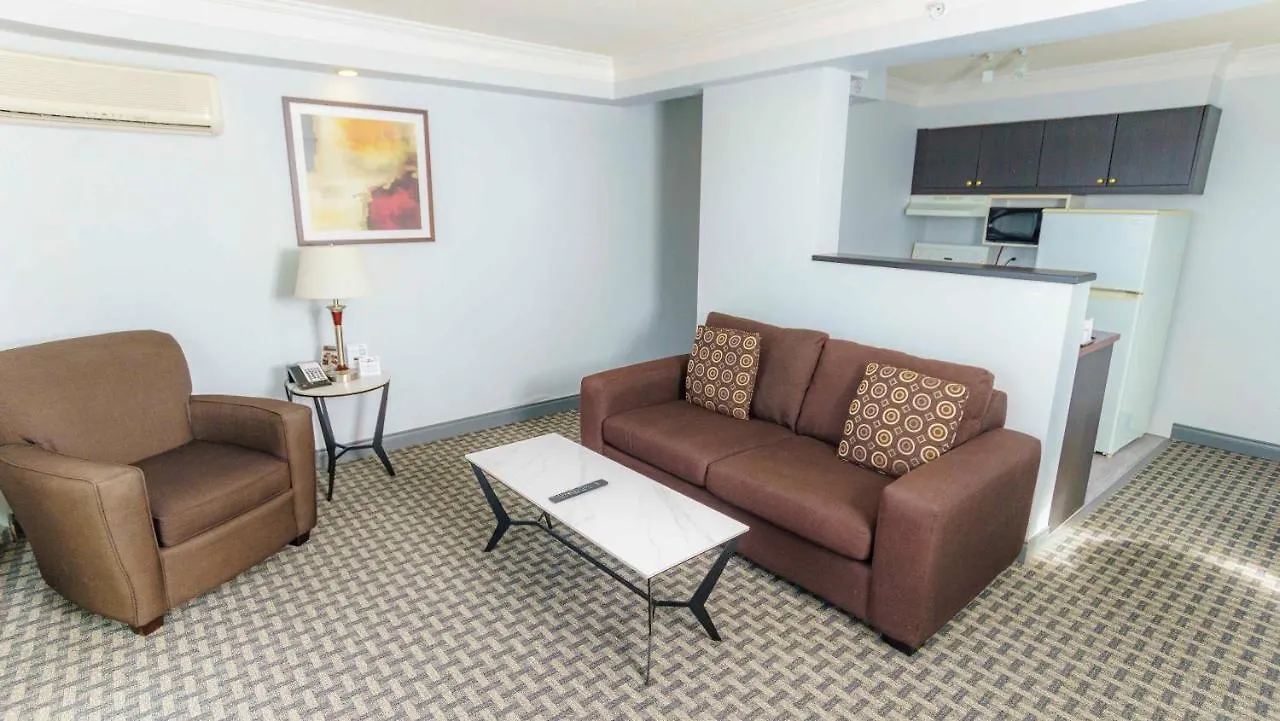 Century Plaza Hotel Ванкувер