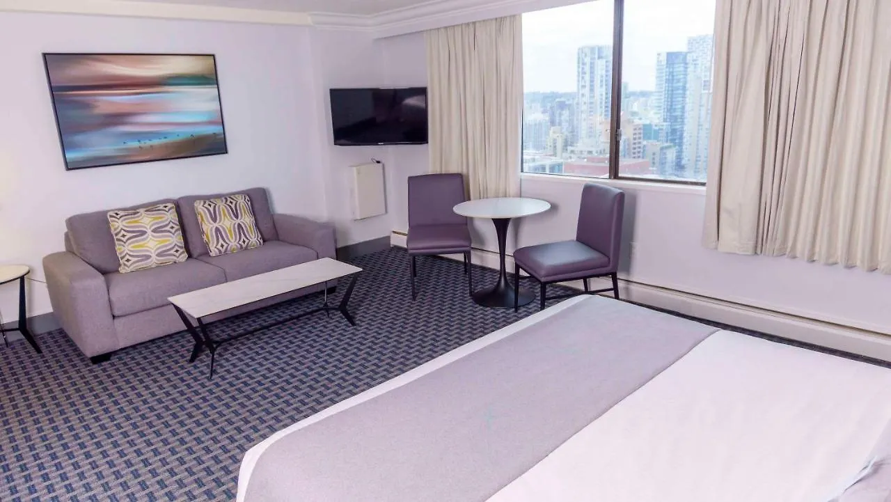 Century Plaza Hotel Ванкувер