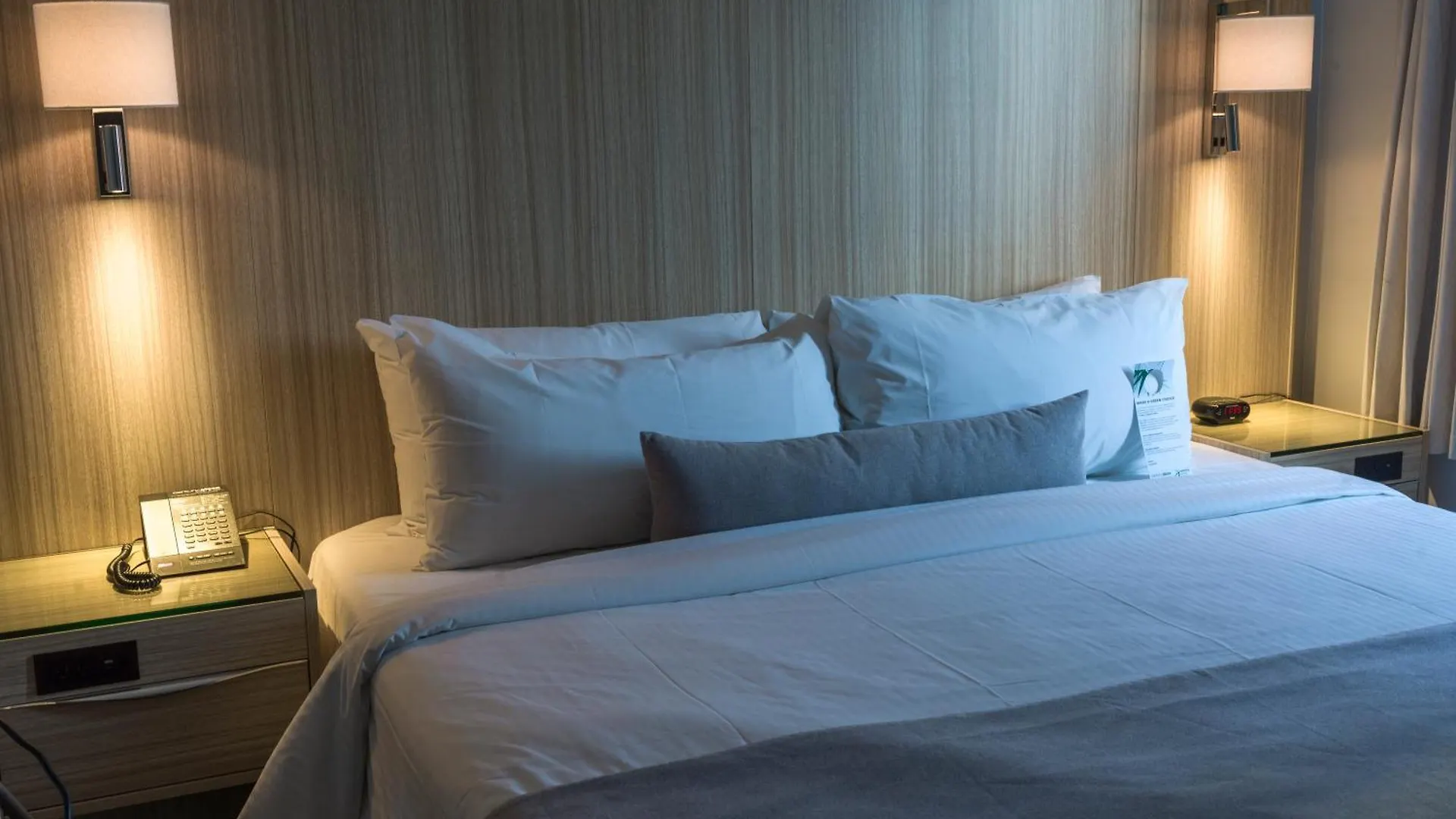 Century Plaza Hotel Vancouver